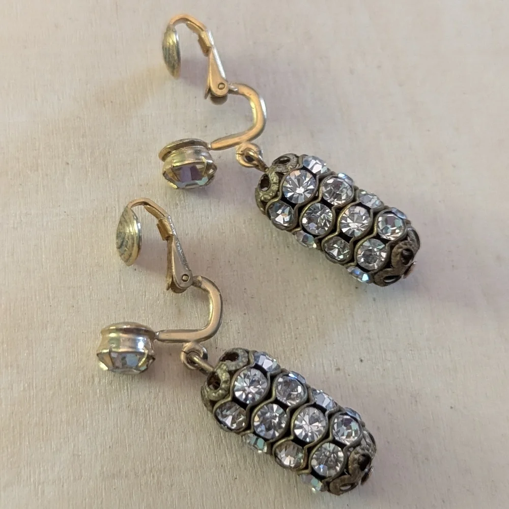 Vintage Earrings Goldtone Clear Rhinestones Crystal Glamour Screwback